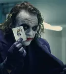 Filme la TV azi, 18 aprilie: „Cavalerul negru”, „Exodus: Zei și regi”, „Un asasin nemilos”, „Febra înălțimilor”