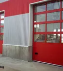 Dotări necesare, practice și durabile în sectorul industrial - uși secționale industriale 