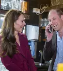 Prințul de Wales, recepționer într-un restaurant indian. William a răspuns la telefon și s-a ocupat de rezervări