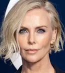 Cine este noul iubit al lui Charlize Theron. Au fost surprinși în ipostaze tandre pe străzile din Los Angeles