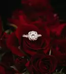 Culoarea inelelor de logodnă: Alternativa la aurul galben