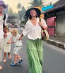 De la Bali, la Șușani! Adela Popescu își continuă vacanța din locurile exotice pe tărmurile natale