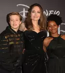 Shiloh Jolie-Pitt, apariție uluitoare alături de frații săi. Motivul pentru care seamănă tot mai mult cu tatăl ei, Brad Pitt