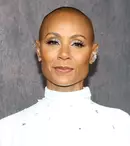 Cum arată acum Jada Pinkett Smith, după ce a început să îi crească părul. Soția lui Will Smith suferă de alopecie 