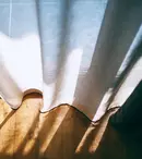 Cum să îți îmbraci ferestrele cu perdele și draperii cu stil