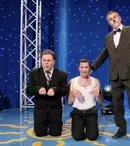 Cârcotaşii prezintă motanul dresor de câini | FOTO