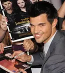 Taylor Lautner se iubeşte cu o colegă de platouri