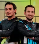 Matinalii Răzvan Simion și Dani Oțil continuă vacanța în platoul de la „Neatza”