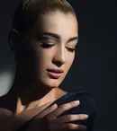 Alina Eremia a lansat videoclipul „De ce ne îndrăgostim”