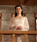 Beren Saat explică de ce nu mai acceptă roluri în seriale. Ce se ocupă acum celebra acriță