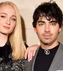 FOTO. Sophie Turner şi Joe Jonas s-au căsătorit în secret la Las Vegas. Actriţa din „Game of Thrones” a avut o ţinută atipică