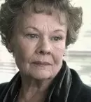 La 84 de ani, actrița Judi Dench luptă cu o maladie degenerativă: „Nu mai pot să citesc”
