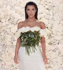 FOTO. Kim Kardashian a publicat prima fotografie cu mezinul familiei. Cum arată bebelușul