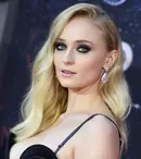 Sophie Turner s-a distrat la petrecerea burlăcițelor. Cine i-a fost alături