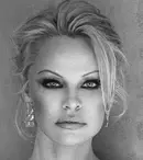 Pamela Anderson s-a căsătorit în secret