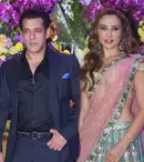 FOTO. Iulia Vântur, în izolare alături de Salman Khan și familia lui: „Suntem în izolare de mai mult de o lună”