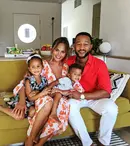 Chrissy Teigen a pierdut a treia sarcină. „Îmi pare rău că primele momente din viața ta au fost atât de complicate ”
