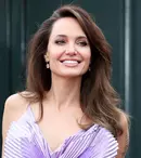 Angelina Jolie vinde un cadou prețios primit de la Brad Pitt