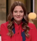 FOTO. Drew Barrymore s-a plimbat prin New York în picioarele goale la 3 grade