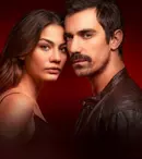 Ce mai fac Demet Özdemir și Ibrahim Çelikkol, protagoniștii din „Prizoniera destinului”