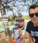 Florin Căruceru și-a învățat copilul să înoate în vacanța din Grecia