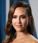 Jessica Alba revine la actorie. Actrița va fi vedeta serialului Netflix „Confessions on 7:45”