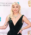 Lady Gaga, apariție de senzație în costum de baie. Cum s-a fotografiat la piscină