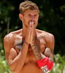 Alex Delea, câștigătorul Survivor 2022, s-a întors în România. A izbucnit în lacrimi când și-a văzut mama
