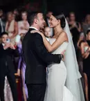 Demet Özdemir s-a căsătorit cu alesul inimii ei, cântărețul Oğuzhan Koç. Câte rochii a schimbat mireasa și ce cadou deosebit a primit