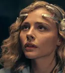„Periferic”, cu Chloë Grace Moretz, noul serial propus de Amazon despre un viitor distopic nu foarte îndepărtat