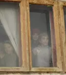 „Asta-i România”, 20 noiembrie 2022. Povestea dureroasă a cinci frați abandonați de mamă