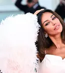 Mădălina Ghenea, spectaculoasă pe covorul roșu de la Festivalul de Film de la Veneția 2023. A fost însoțită de iubitul ei, Grigor Dimitrov