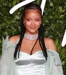 Rihanna, apariție de senzație în lenjerie intimă! Detaliul ascuns din poze care i-a făcut pe toți să strige: „Vine bebe 4?”