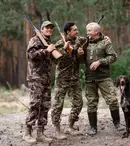 Echipamentul esențial pentru vânătoare: ce ar trebui să aibă în dotare un vânător pasionat?