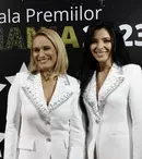Andreea Esca și Corina Caragea, îmbrăcate la fel la gala Premiilor TVmania 2023. „Chiar așa am venit”