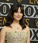 Jenna Ortega, fabuloasă la Premiile Emmy 2024, într-o rochie care a fost realizată în 600 de ore. „Este ca o operă de artă”