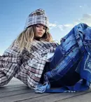Delia Matache șochează din nou. S-a îmbrăcat în rafie din cap până în picioare. Cât costă ținuta care i-a uimit pe fani