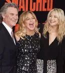 Goldie Hawn, pictorial de Crăciun alături de cei șase nepoți. Au purtat pijamele asortate și s-au distrat pe cinste