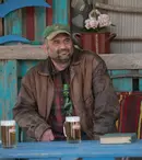 Adrian Văncică a trecut prin transformări radicale de dragul personajului său, Celentano din „Las Fierbinți”: „Acum îmbrac hainele din primele sezoane”. EXCLUSIV