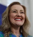 Elena Lasconi, de nerecunoscut în imaginile de arhivă! Cum arăta înaintea anilor 2000, pe vremea când era corespondent PRO TV