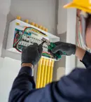 Echipamente esențiale pentru conectarea cablurilor în instalațiile electrice