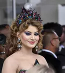 Actrița Urvashi Rautela, cea mai exravagantă apariție de la Cannes. Cum arată ținuta de 155 de milioane de dolari pe care a ales-o