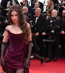 Iuliana Doroftei a ajuns la Cannes. Câștigătoarea „Bravo, ai stil” a furat toate privirile cu o ținută marca Vivienne Westood