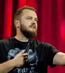 Cine este Nelu Cortea, prezentatorul emisiunii The Ticket. Are un nume cu rezonanță în stand-up și nenumărate apariții pe micul ecran