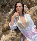Lavinia Pîrva, apariție spectaculoasă în costum de baie. Soția lui Ștefan Bănică și-a etalat silueta și a stârnit reacții neașteptate