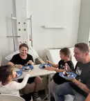 Zi de naștere cu emoție pentru Codin Maticiuc. Mama sa trece prin a doua operație pe creier