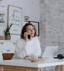 Ghid pentru un birou productiv acasă: 4 elemente cheie pentru un spațiu de lucru eficient și plăcut