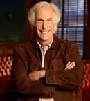 History Channel aduce o nouă premieră: seria-documentar „Istoria periculoasă cu Henry Winkler”. Ce promite producția