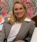 Cum arată casa părinților Andreei Esca. „Vedetele ei preferate”. Detaliul de pe sifonierul mamei care a emoționat-o pe vedeta Pro TV
