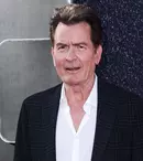 Charlie Sheen, din nou în scandal: fosta soție îl acuză că îi datorează peste 15 milioane de dolari pentru gemeni